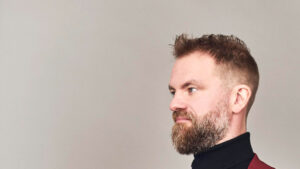 Naantalin Musiikkijuhlilla esiintyvä Tomas Djupsjöbacka.